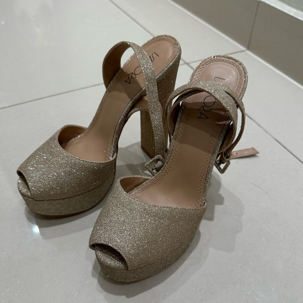 Stunning Gold Glitter Platform Heels - Gem